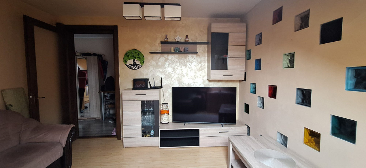Apartament de 2 camere, 57 mp, parcare, zona Profi Eroilor