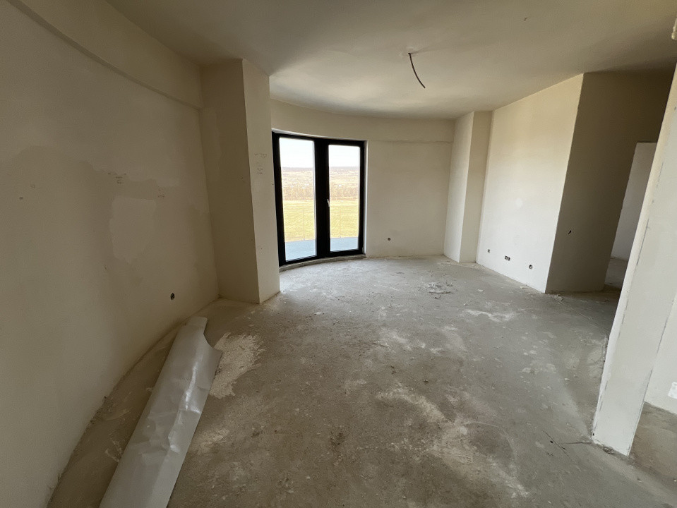 Apartament de 3 camere, 2 bai, terasa, zona BMW