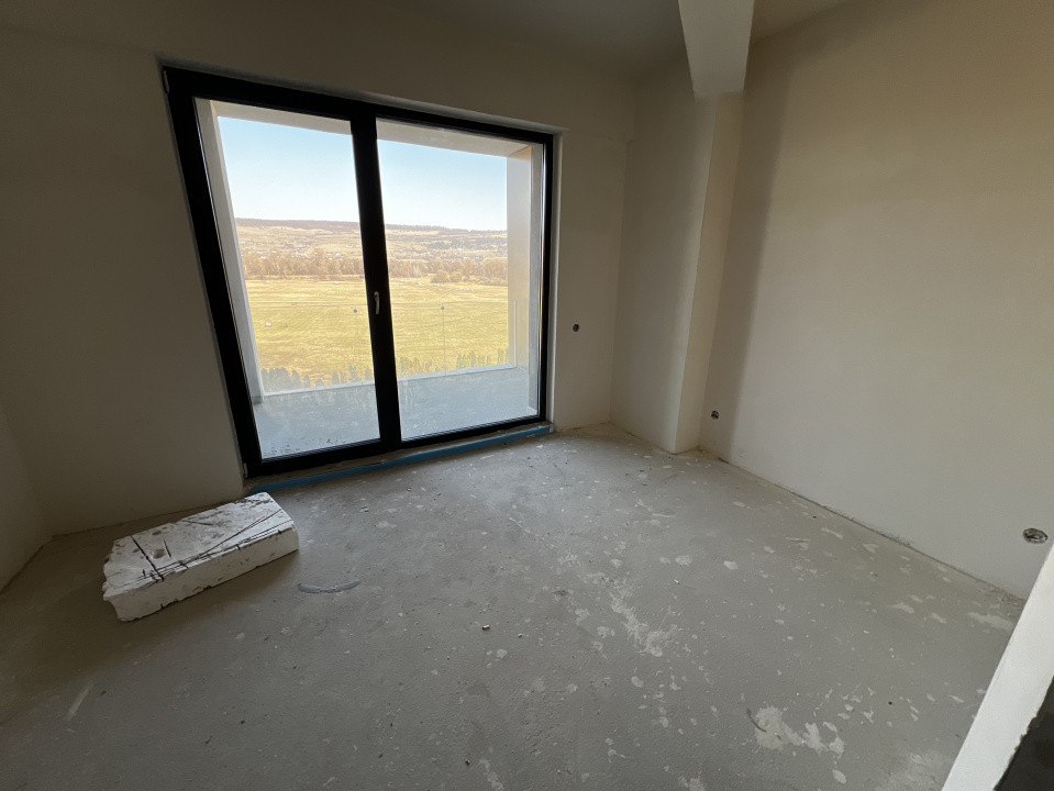 Apartament de 3 camere, 2 bai, terasa, zona BMW