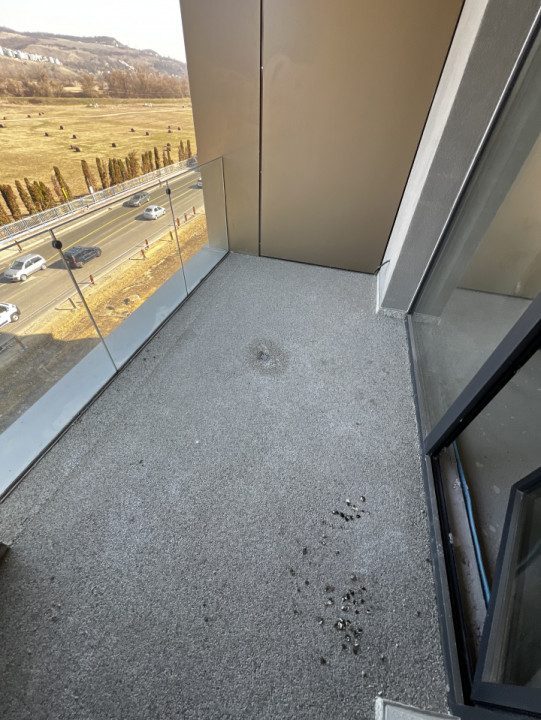 Apartament de 3 camere, 2 bai, terasa, zona BMW