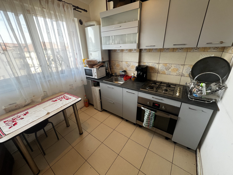 Apartament de 2 camere, 40 mp, zona Florilor