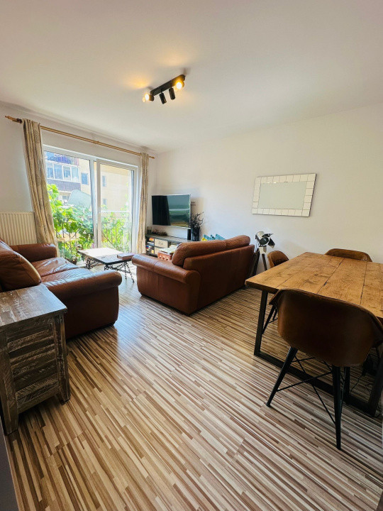 Apartament de 2 camere decomandate, 60 mp, parcare, zona Porii