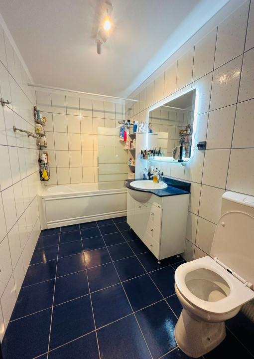 Apartament de 2 camere decomandate, 60 mp, parcare, zona Porii