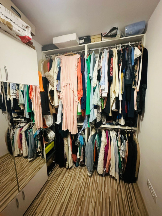 Apartament de 2 camere decomandate, 60 mp, parcare, zona Porii