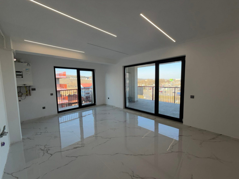 Apartament de 3 camere, 65 mp, 20 mp terasa, parcare, Zona Vivo