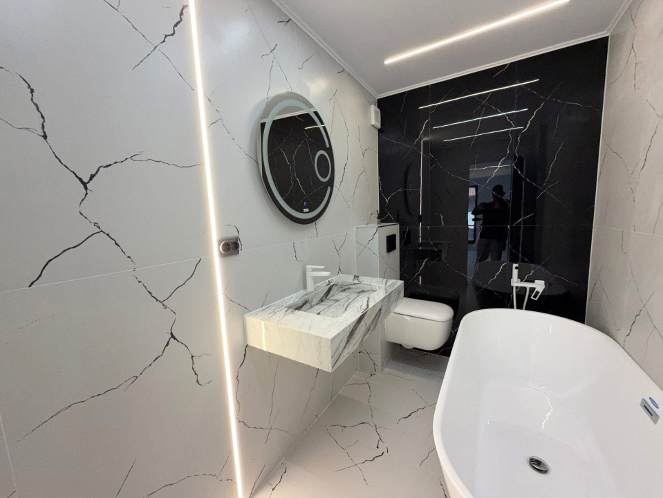 Apartament de 3 camere, 65 mp, 20 mp terasa, parcare, Zona Vivo