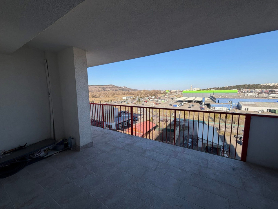 Apartament de 3 camere, 65 mp, 20 mp terasa, parcare, Zona Vivo