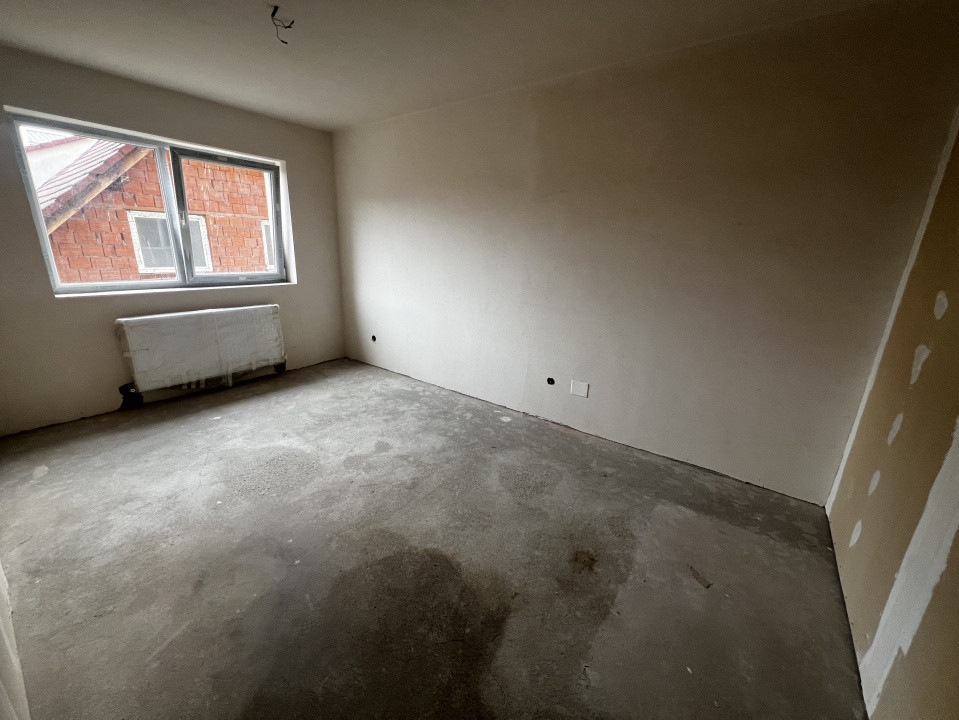 Apartament de 3 camere, 64 mp, zona Teilor