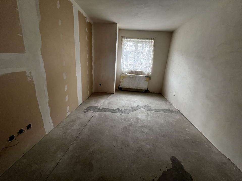 Apartament de 3 camere, 64 mp, zona Teilor