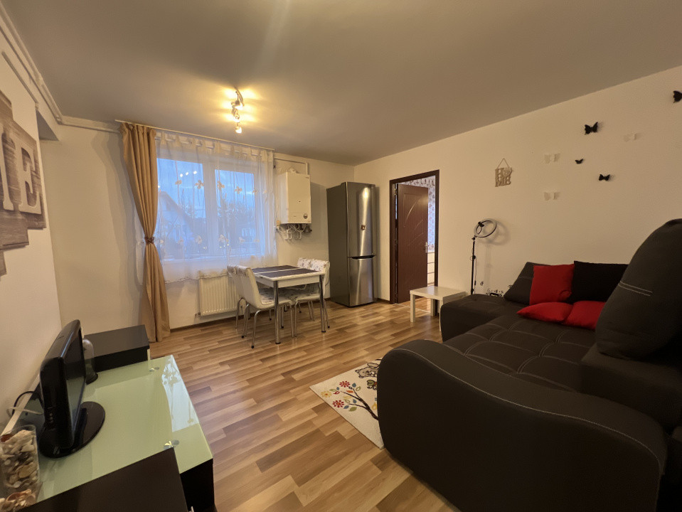 Apartament de 3 camere, 61 mp, parcare, zona Poco Loco-Sub Cetate