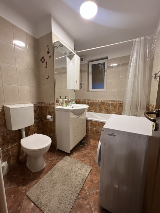 Apartament de 3 camere, 61 mp, parcare, zona Poco Loco-Sub Cetate