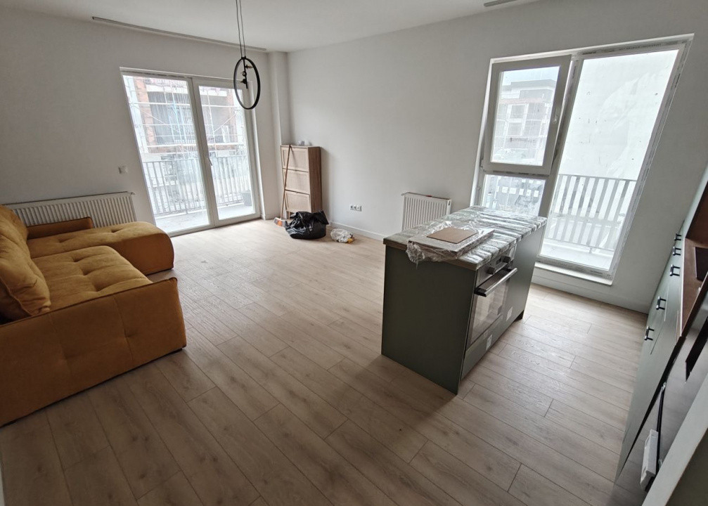 Apartament de 3 camere, 67 mp, 2 bai, parcare, zona Cetatii