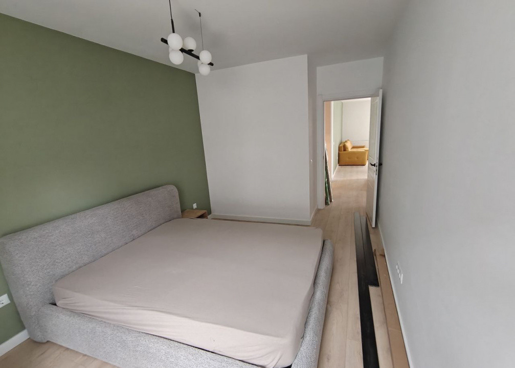 Apartament de 3 camere, 67 mp, 2 bai, parcare, zona Cetatii