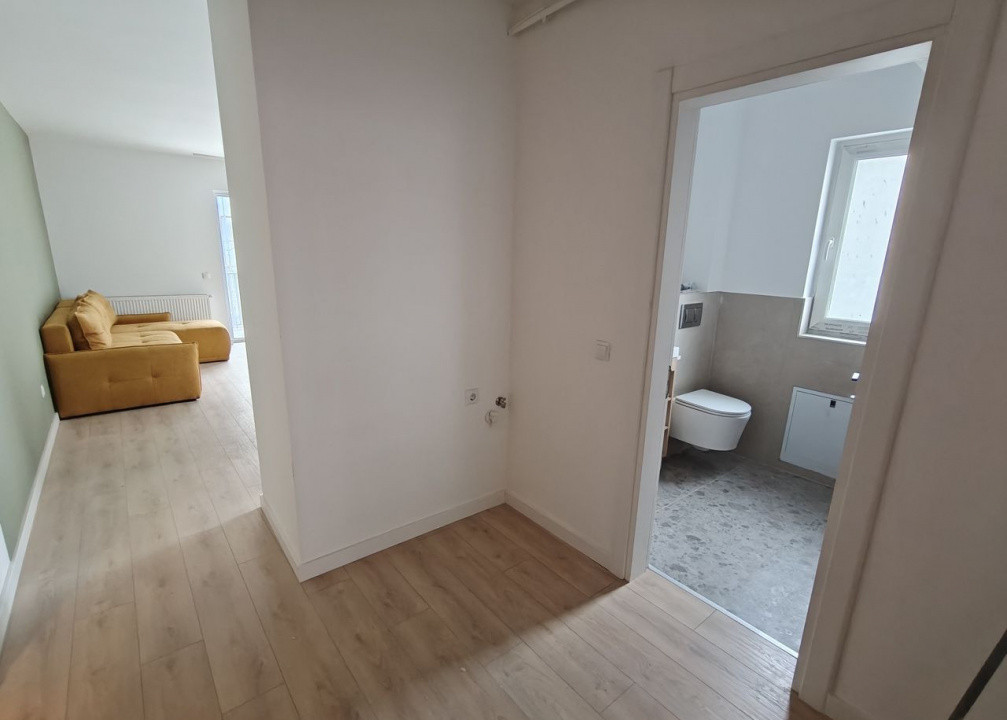 Apartament de 3 camere, 67 mp, 2 bai, parcare, zona Cetatii
