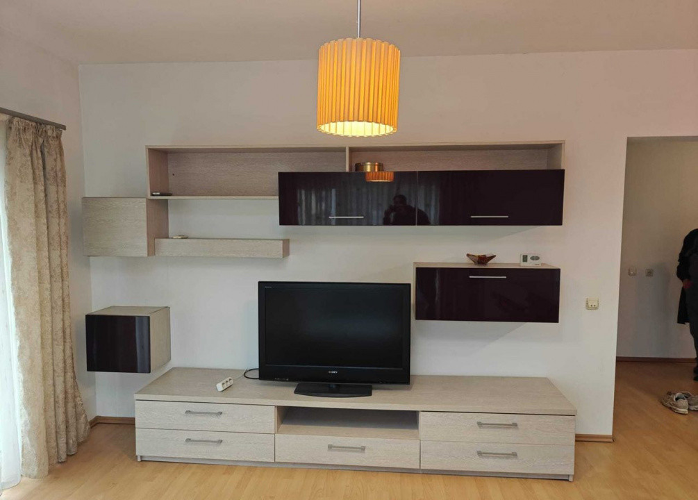 OFERTA! Apartament de 2 camere, 50 mp, parcare, str Eroilor