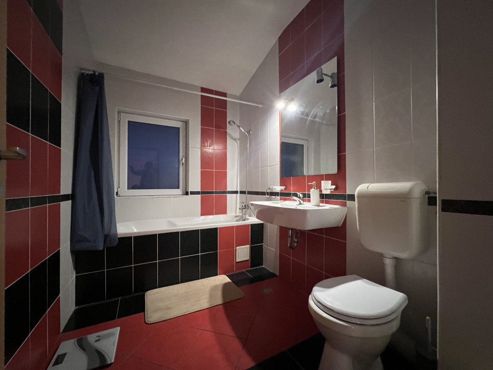 OFERTA! Apartament de 2 camere, 50 mp, parcare, str Eroilor