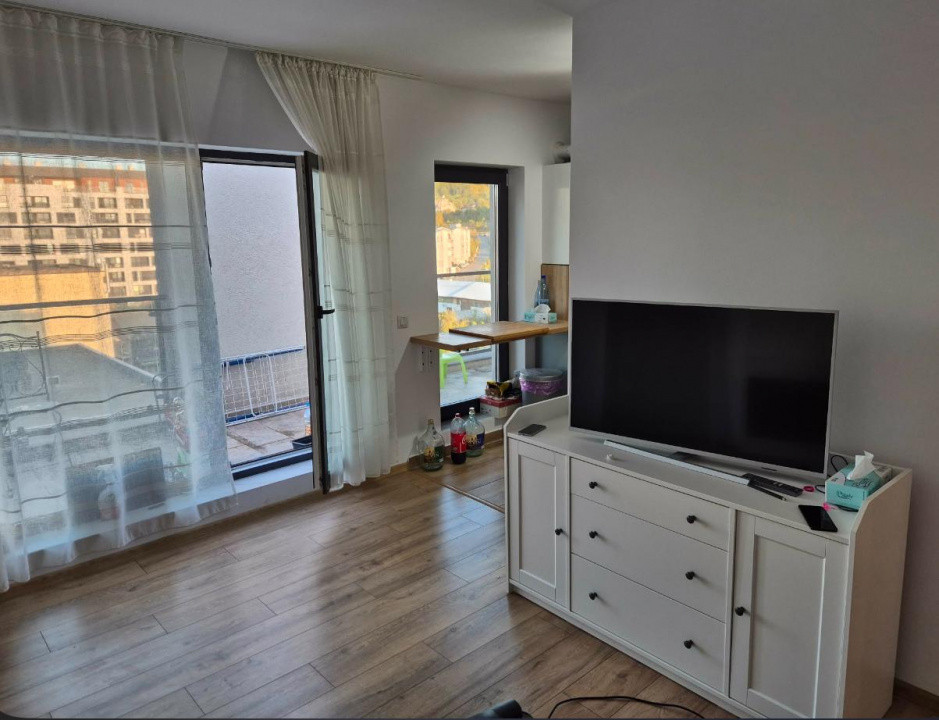 Penthouse de 3 camere, 2 bai, terasa cu view, 2 parcari, zona Metro