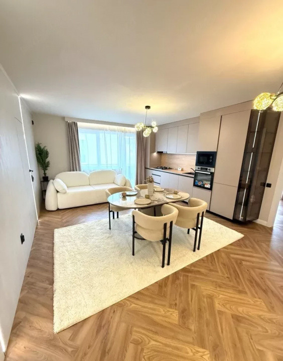 Apartament de 3 camere, 70 mp, 2 bai, garaj, Zona Cetatii