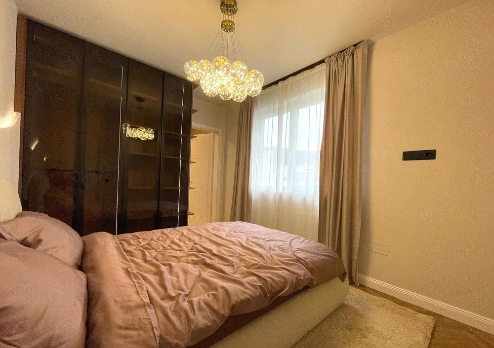 Apartament de 3 camere, 70 mp, 2 bai, garaj, Zona Cetatii