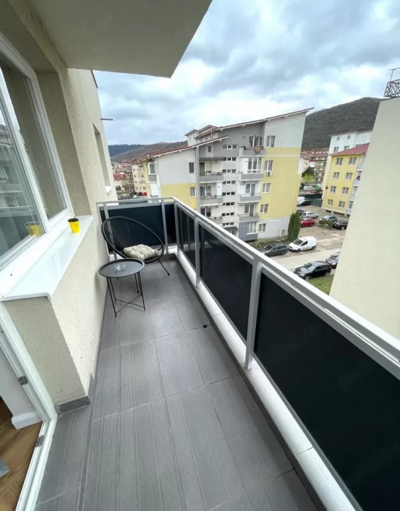 Apartament de 3 camere, 70 mp, 2 bai, garaj, Zona Cetatii