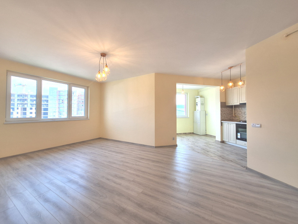 Apartament de 3 camere, 86 mp, parcare, zona BMW