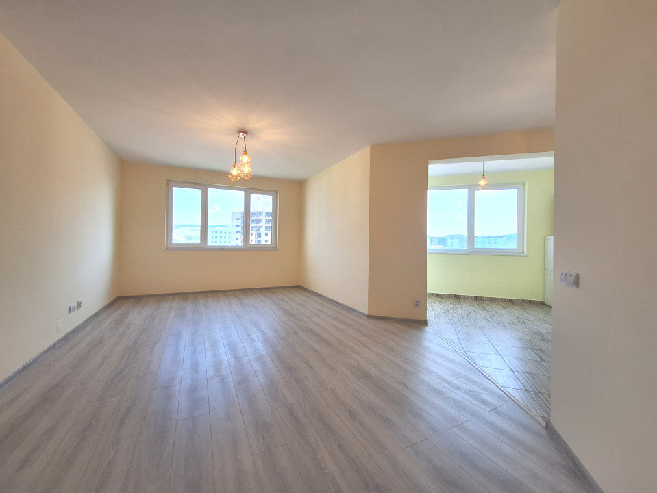 Apartament de 3 camere, 86 mp, parcare, zona BMW