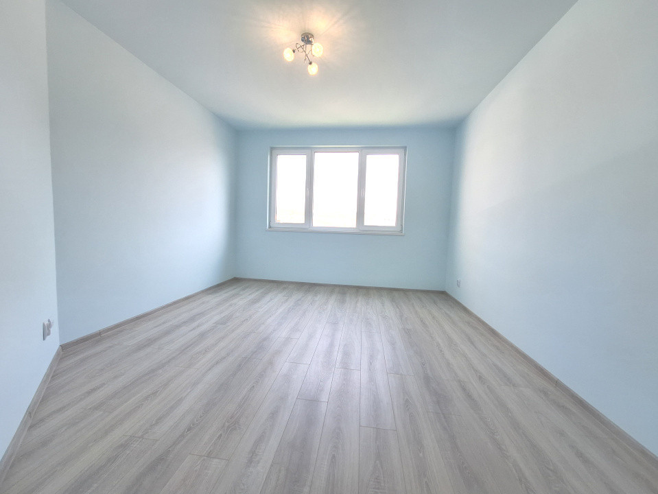 Apartament de 3 camere, 86 mp, parcare, zona BMW