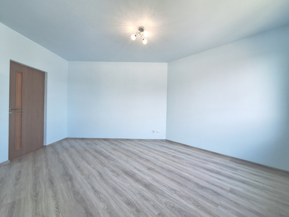 Apartament de 3 camere, 86 mp, parcare, zona BMW