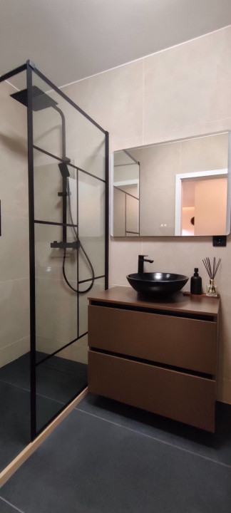 Aparament 2 camere, Lux, 45 mp, Parcare, Zona Eroilor