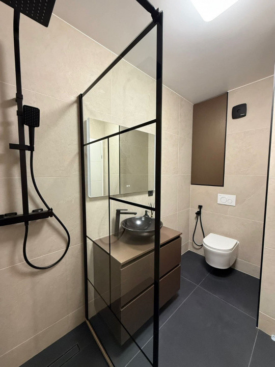 Aparament 2 camere, Lux, 45 mp, Parcare, Zona Eroilor