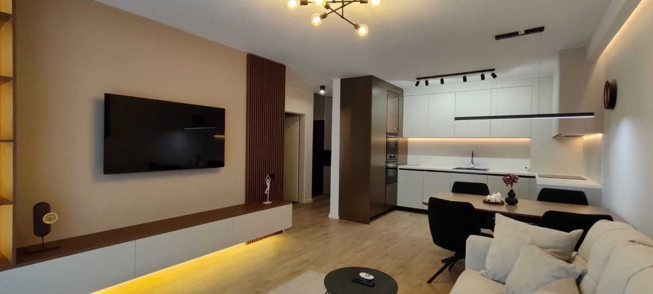 Aparament 2 camere, Lux, 45 mp, Parcare, Zona Eroilor