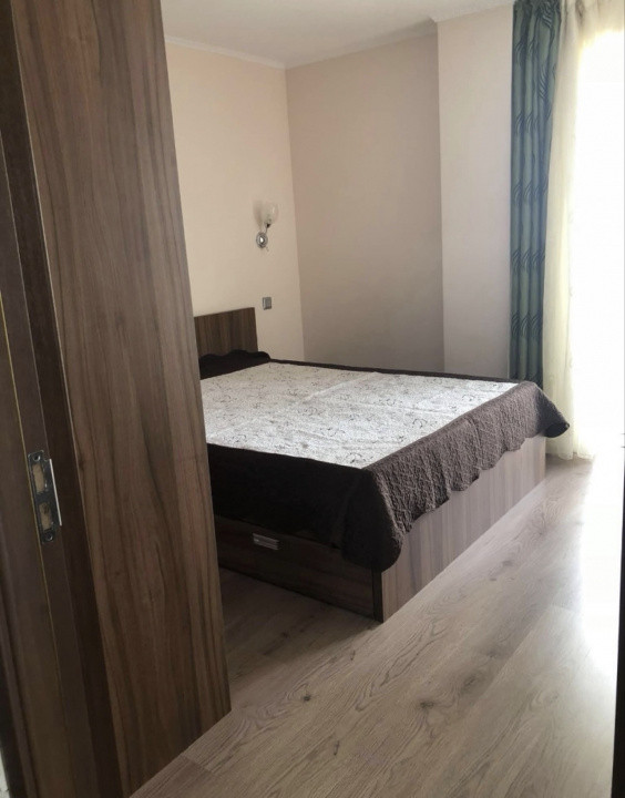 Apartament de 3 camere, 71 mp, 2 bai, garaj, zona Teilor