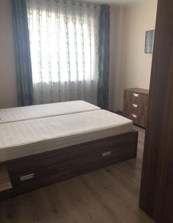 Apartament de 3 camere, 71 mp, 2 bai, garaj, zona Teilor
