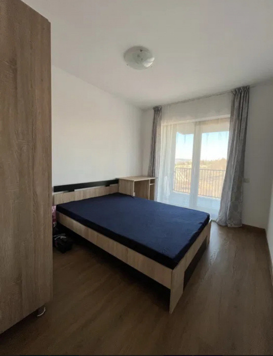 Apartament la etaj intermediar, cu 3 camere pe str. Frunzisului
