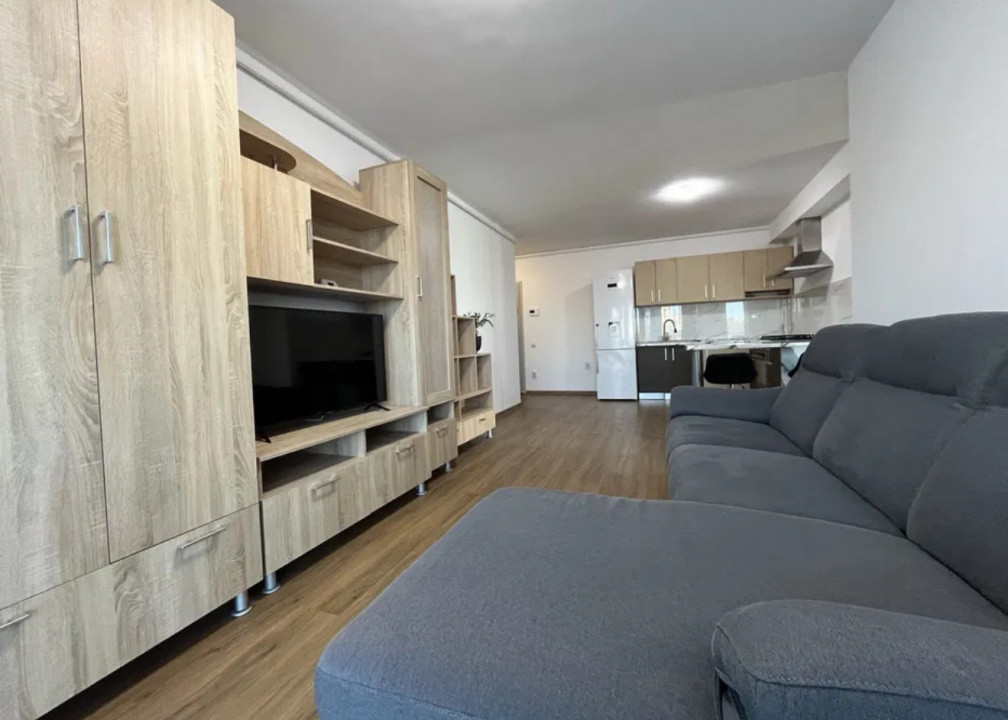 Apartament la etaj intermediar, cu 3 camere pe str. Frunzisului