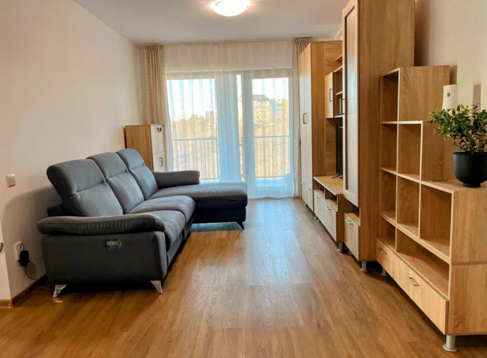 Apartament la etaj intermediar, cu 3 camere pe str. Frunzisului