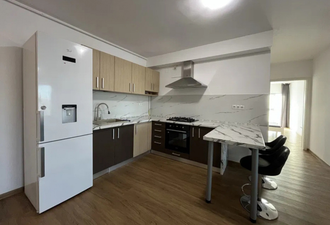 Apartament la etaj intermediar, cu 3 camere pe str. Frunzisului