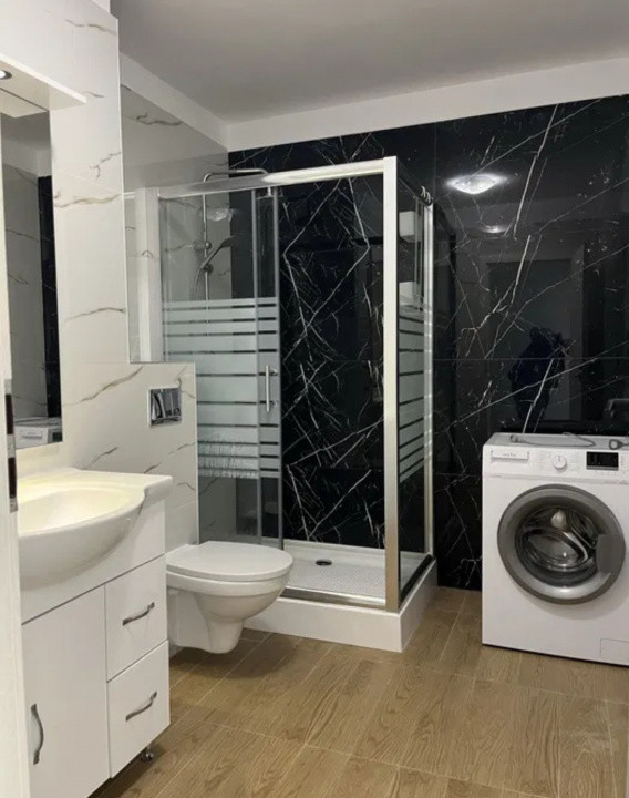 Apartament la etaj intermediar, cu 3 camere pe str. Frunzisului