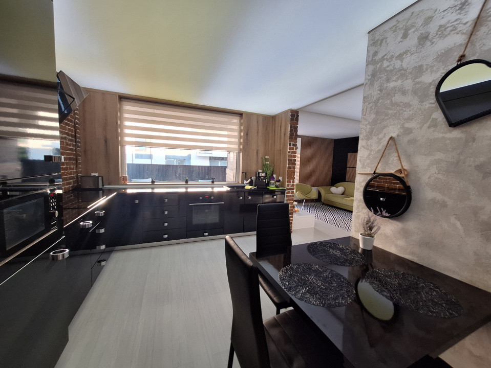 Apartament cu 3 camere, 63 mp, terasa, parcare, zona Sub Cetate