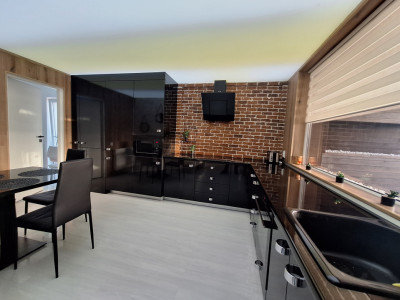 Apartament cu 3 camere, 63 mp, terasa, parcare, zona Sub Cetate