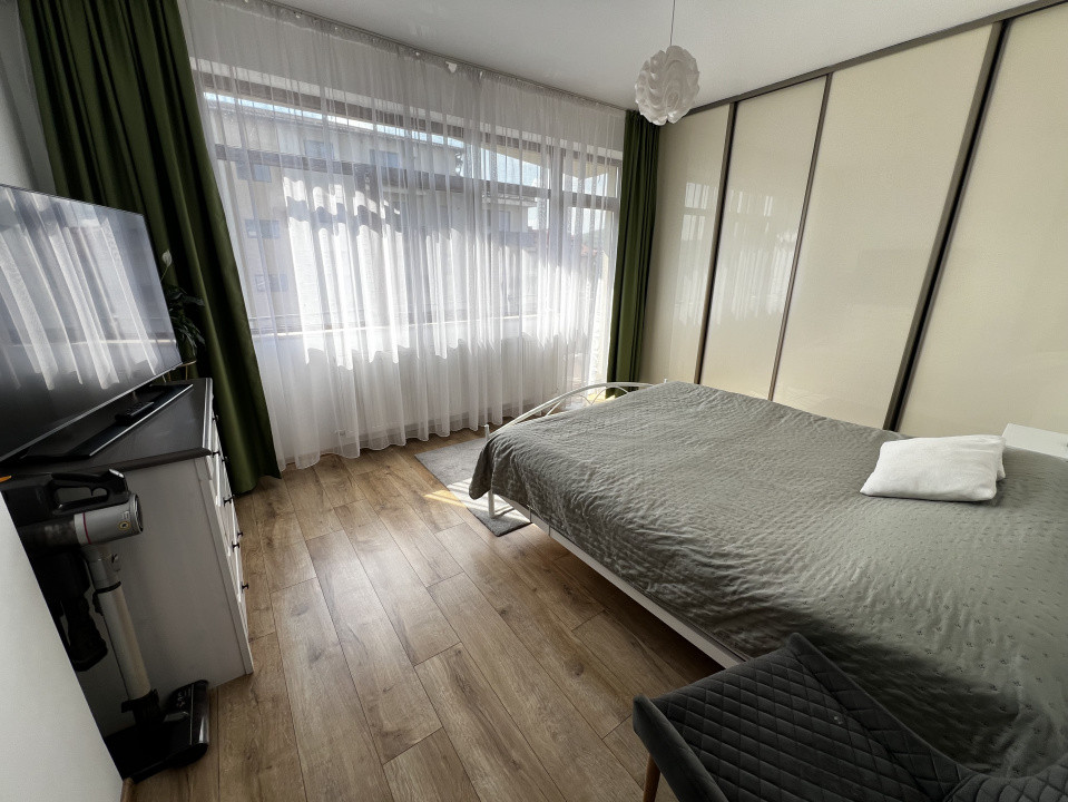 Apartament de 3 camere, 63 mp, parcare, zona Stadionului