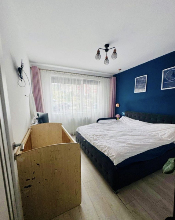 Apartament de 3 camere, 70 mp, parcare, zona Vivo