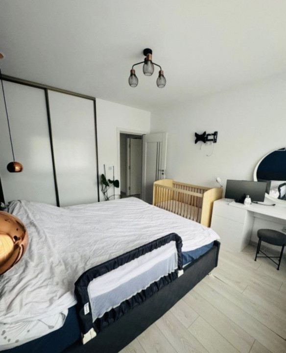 Apartament de 3 camere, 70 mp, parcare, zona Vivo