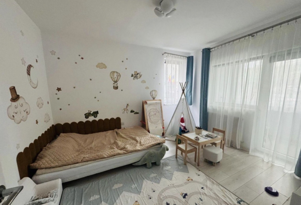 Apartament de 3 camere, 70 mp, parcare, zona Vivo