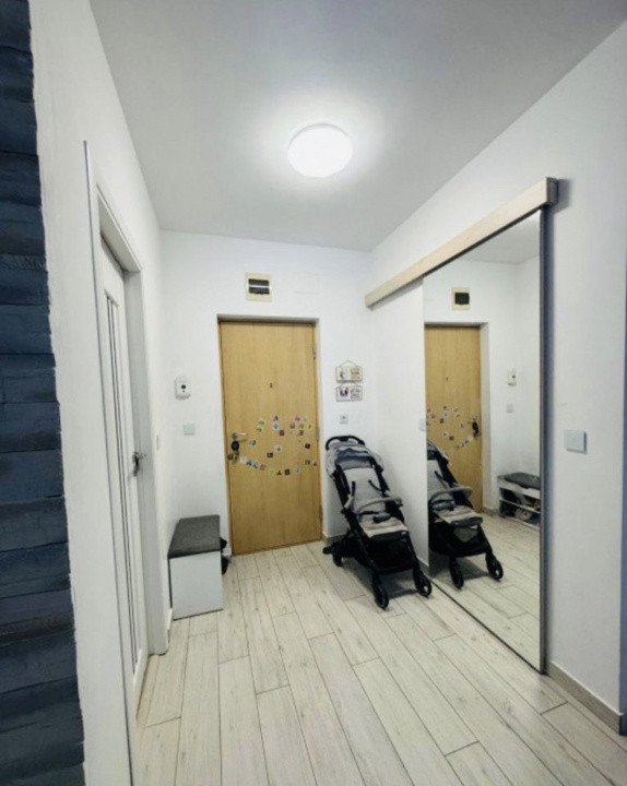 Apartament de 3 camere, 70 mp, parcare, zona Vivo