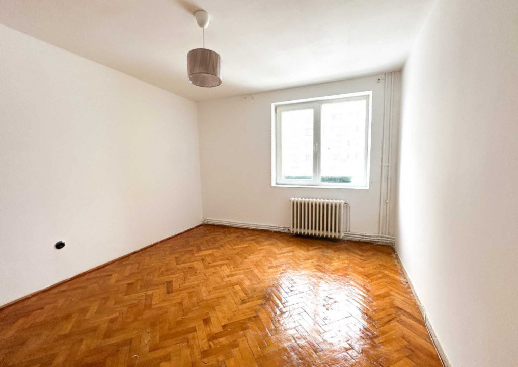 Apartament de 40mp, la etaj intermediar, langa Piata Hermes