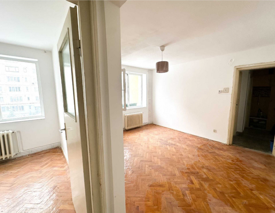 Apartament de 40mp, la etaj intermediar, langa Piata Hermes