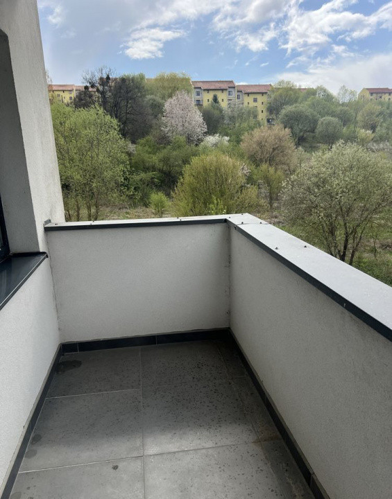 Apartament de 3 camere, 62 mp, parcare, zona Stejarului