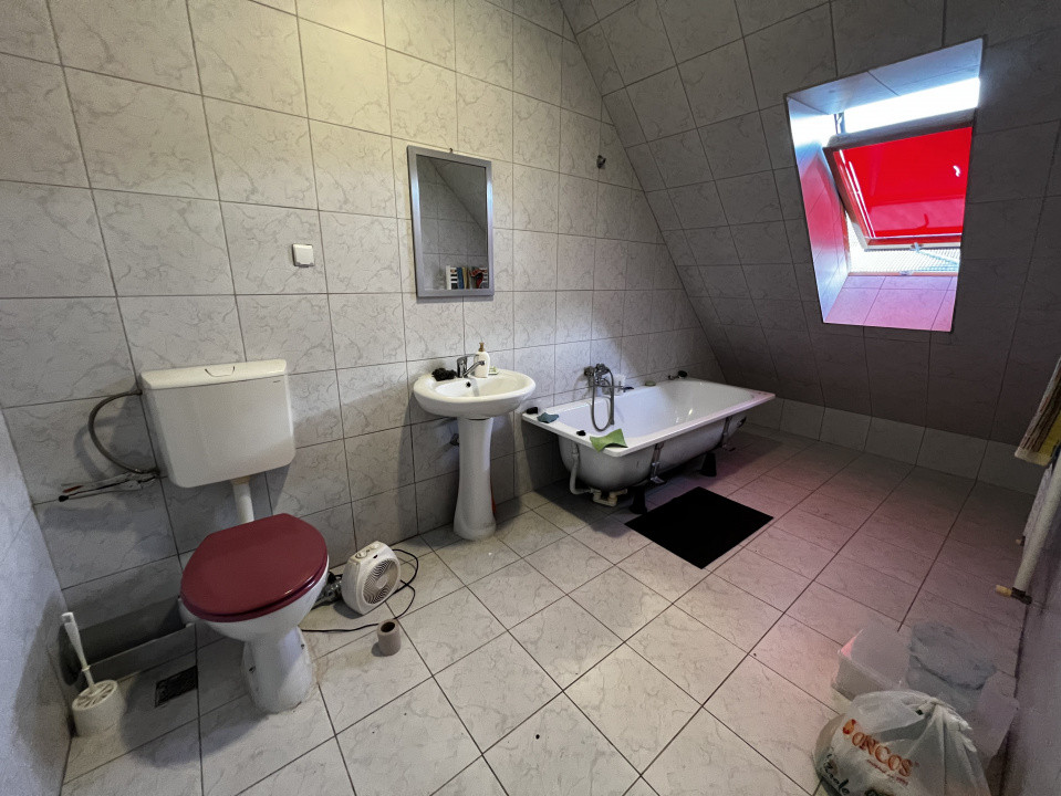 Apartament de 2 camere, 57 mp, 2 bai, parcare, zona Porii