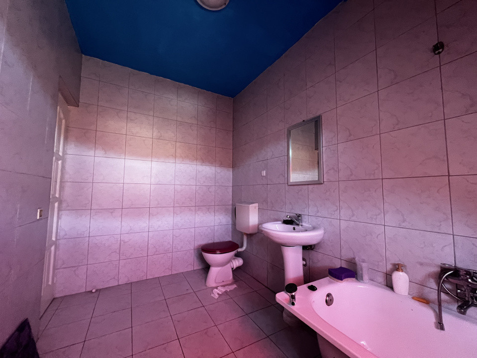 Apartament de 2 camere, 57 mp, 2 bai, parcare, zona Porii